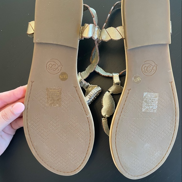 New Lucky Brand Seahorse Sandals - Picture 5 of 6